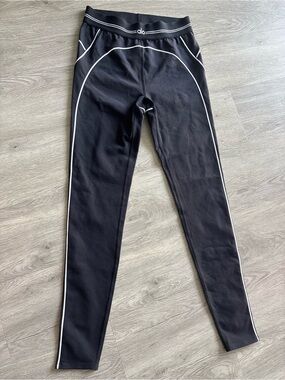 ALO Yoga Black Leggings with White Piping